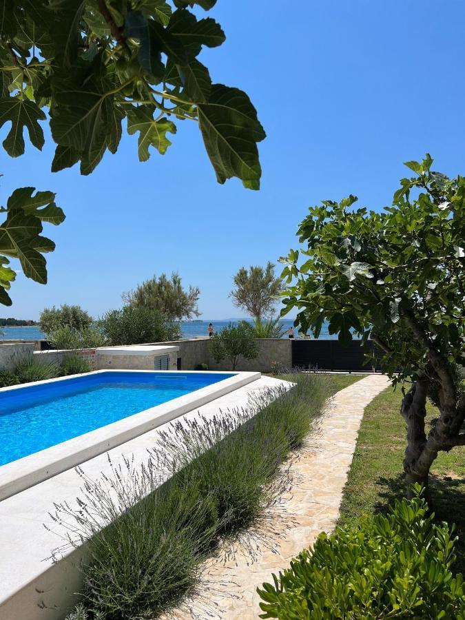 Holiday House Laura Vir Buitenkant foto